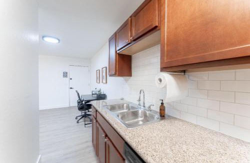 Los Olivos Apartment | Spacious 1 Bedroom Apartment with pool & private patio!