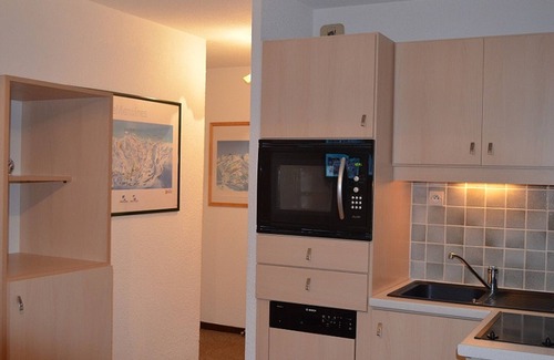 Les Bruyeres Apartment | Spacious 1-Bedroom Apartment for 4, Ski-in/Ski-out in Les Menuires, Stunning Mountain View