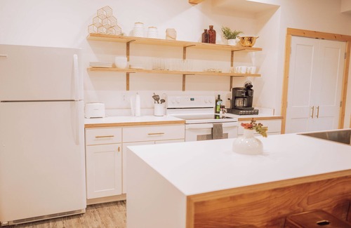 Johnson City Apartment | Spacious 1 bedroom rental unit in Historic Tree Streets