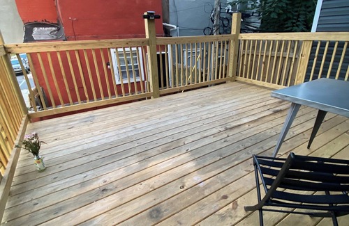 East Parkside Apartment | Spacious 1 bedroom near Phila Zoo/Fairmount Park. Rear Deck, Wifi, Coffee Maker
