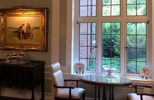 Grosse Pointe House | Spacious 10 Bed Home w/ Pool (Family-Friendly)