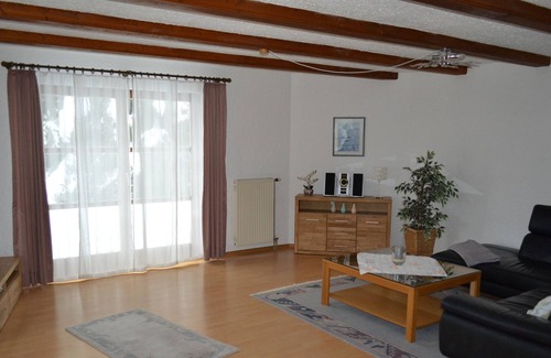 Neuschoenau Condo | spacious 100 m² apartment with bay window and large south-facing terrace in Neuschönau