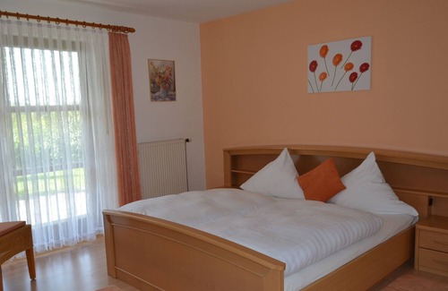 Neuschoenau Condo | spacious 100 m² apartment with bay window and large south-facing terrace in Neuschönau