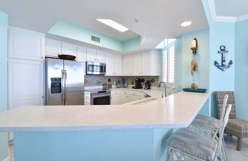 Destin Condo | Spacious 10th Floor Beachfront Condo w/Stunning Views in Central Destin! 🌅🐬