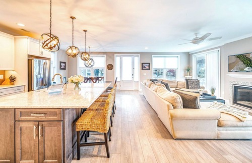 North End House | Spacious 11 Bedroom Dual Unit-6 minute walk to Ocean City's Beach!