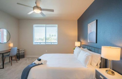 Tempe Apartment | Spacious 1BD - Balcony, Pool, Gym, W-D - Sleeps 4