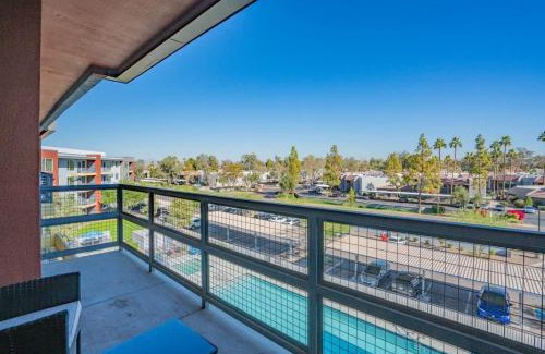 Tempe Apartment | Spacious 1BD - Balcony, Pool, Gym, W-D - Sleeps 4