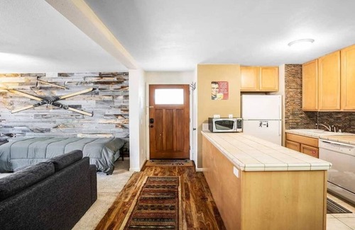 Mammoth Lakes Condo | Spacious 1BD Condo Walk to Village