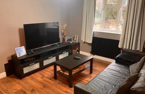 Canonbury Apartment | Spacious 1BD Flat - 4 mins to Regent's Canal!