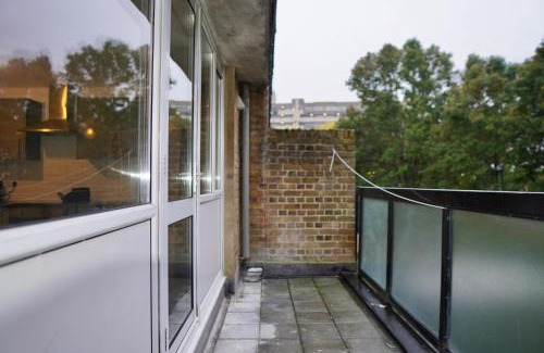 Whitechapel Apartment | Spacious 1BD Flat near Central London, Office, Smart TV