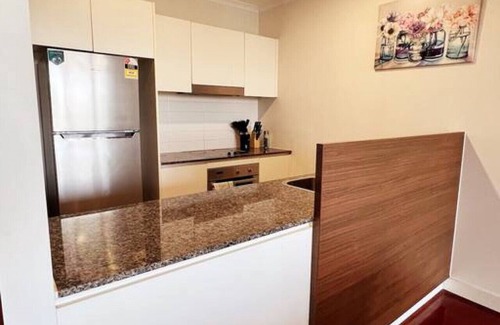 Canberra City Centre Apartment | Spacious 1bd Penthouse - Close to ANU
