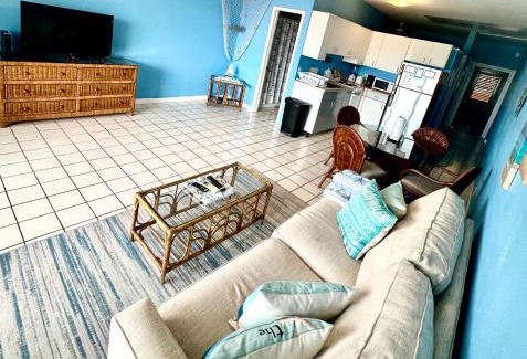 Red Hook House | Spacious 1bed 1bath Condo In Downtown Red Hook