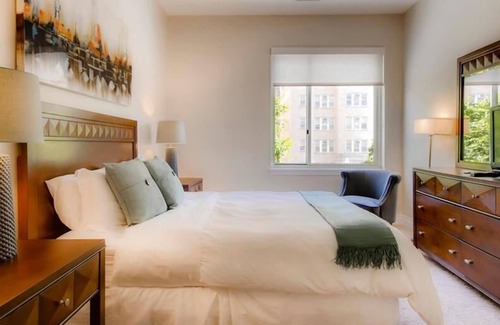 George Washington University Apartment | Spacious 1BR Apt | Full Kitchen + Gym | by GLS