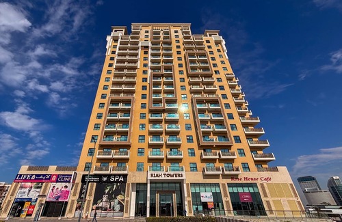 Jadaf Apartment | Spacious 1BR in Al Jaddaf with Creek Skyline Views
