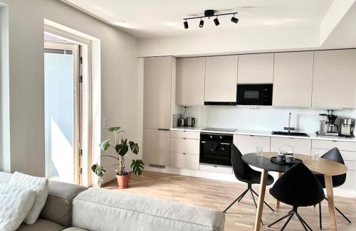 Keskinen District Apartment | Spacious 1BR With Balcony