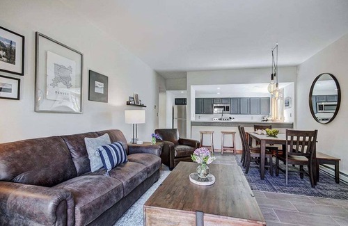 Peak 9 Condo | Spacious 2-bed, 2-bath Mountainwood 301 condo in Breckenridge, sleeps 8 guests.