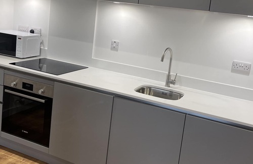 Whyteleafe Apartment | Spacious 2-Bed Apartment in Whyteleafe