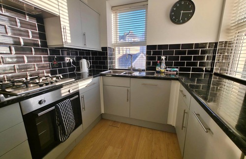 Mortehoe Apartment | Spacious 2 bed apartment opposite main beach!