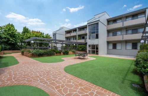 Manuka Apartment | Spacious 2-Bed Apartment Near Dining & Attractions