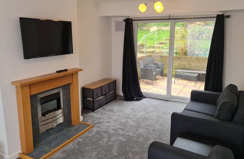 Woodingdean House | Spacious 2 Bed House- Sea View - Brighton