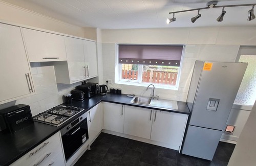 Woodingdean House | Spacious 2 Bed House- Sea View - Brighton