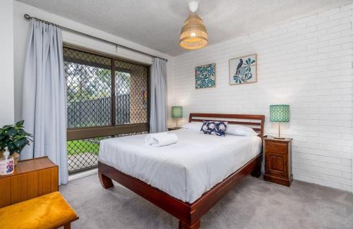 Mawson Apartment | Spacious 2-Bed Unit with Garden in Mawson - Hosted by Canstay