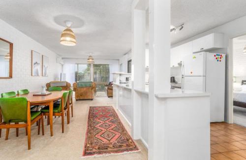 Mawson Apartment | Spacious 2-Bed Unit with Garden in Mawson - Hosted by Canstay