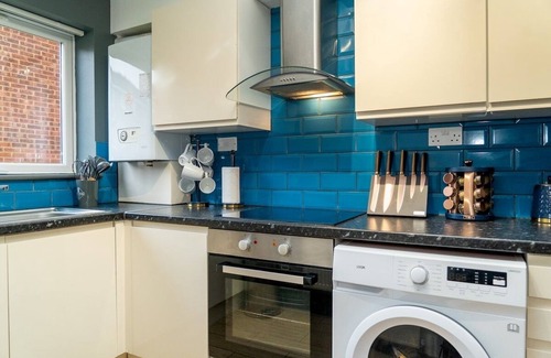 Marlborough Apartment | Spacious 2 Bedroom Home in Harrow | Free Parking
