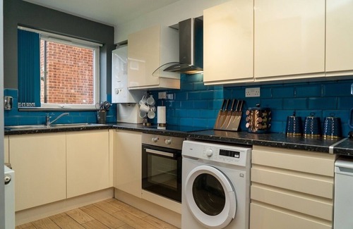 Marlborough Apartment | Spacious 2 Bedroom Home in Harrow | Free Parking