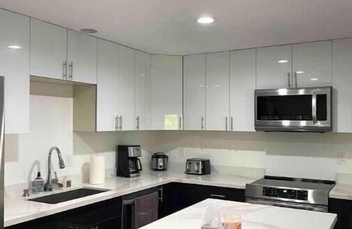 Lake Hills Apartment | Spacious 2 Bedroom /2 Bathroom Basement unitnn