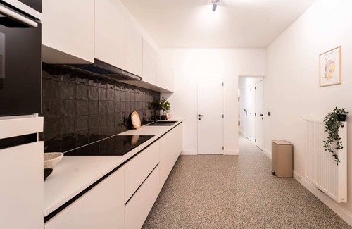 Statiekwartier Apartment | Spacious 2-Bedroom Apartment in Antwerp - 7 Guests