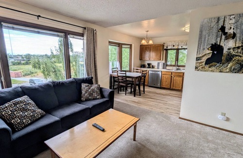 Downtown Anchorage Apartment | Spacious 2-bedroom Apartment in the Heart of Anchorage w/King bed!