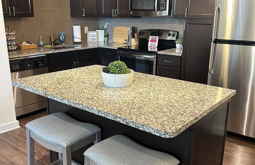 Charlotte Apartment | Spacious 2-Bedroom Apt, 5 minutes to Uptown