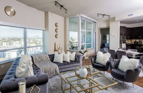 East Village Apartment | Spacious 2-bedroom apartment in Beautiful downtown San Diego with Pool and Gym