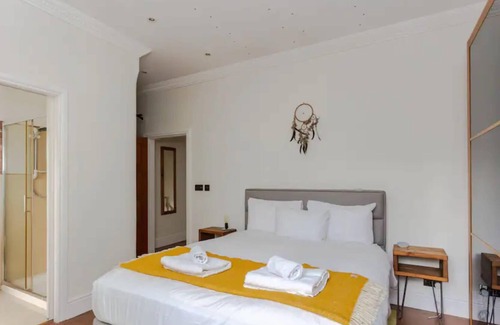 Canonbury Apartment | Spacious 2 Bedroom Apartment in Islington