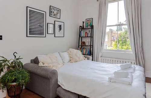 Canonbury Apartment | Spacious 2 Bedroom Apartment in Islington