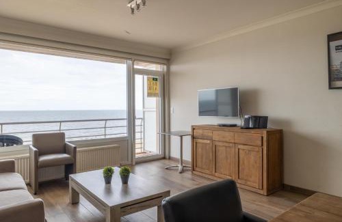 Mariakerke Apartment | Spacious 2-Bedroom Apartment with Breathtaking Sea View T68