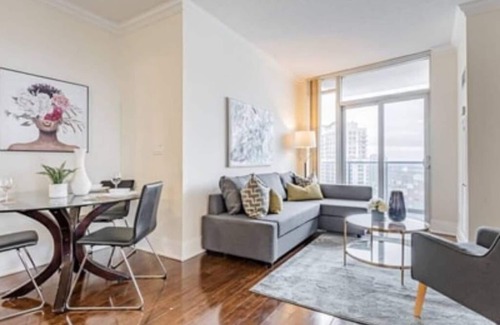 Downtown Mississauga Condo | SPACIOUS 2 BEDROOM 2 BATH CONDO/SQUARE ONE