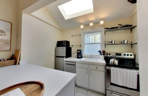 Downtown North Apartment | Spacious 2 bedroom Entire Apartment Unit #10