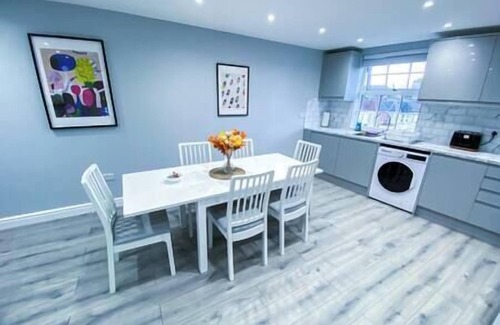 Harringay Apartment | Spacious 2-Bedroom Flat/London - F3