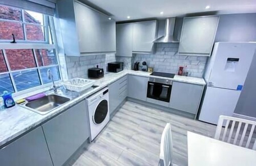 Harringay Apartment | Spacious 2-Bedroom Flat/London - F3