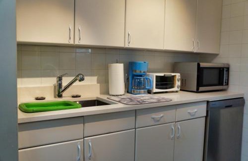 Connaught Apartment | Spacious 2 bedroom in Beltline on the top floor