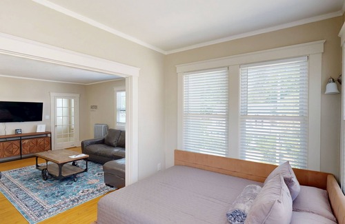 Southbridge Apartment | Spacious 2 Bedroom 1 Bath apt