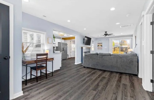 Montrose House | Spacious 2 BR with Fireplace and Private Backyard