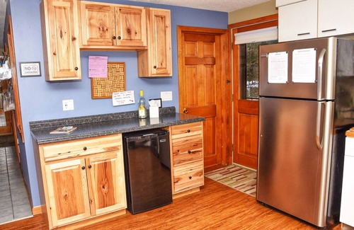 Birch Hill House | Spacious 2-story home, sleeps 12. Minutes from downtown North Conway