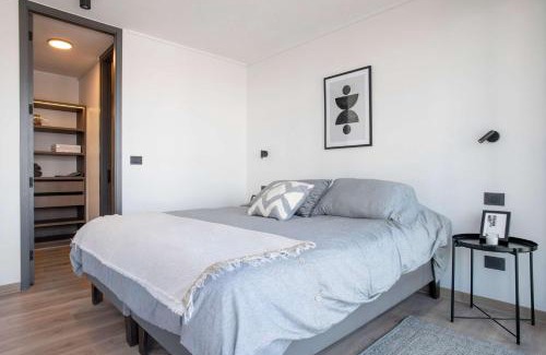 El Golf Apartment | Spacious 2B apartment steps from Escuela Militar