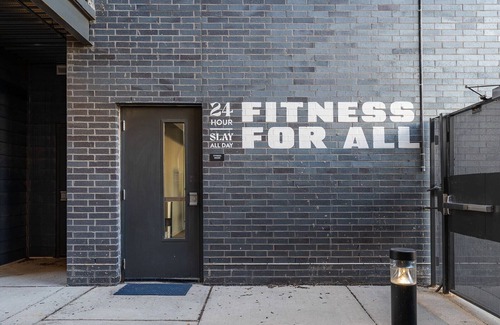 Downtown Omaha House | Spacious 2BD/2BA Downtown + Gym