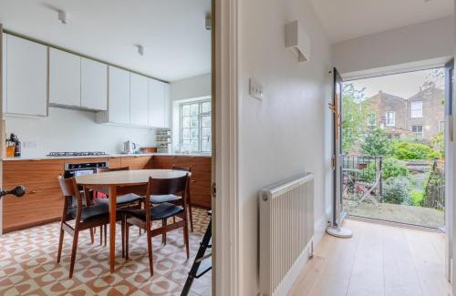 Haverstock Apartment | Spacious 2BD Flat By Regents Park & Camden Town!