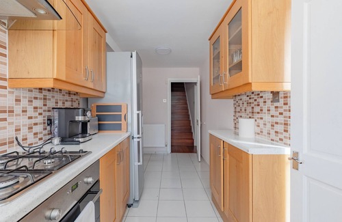 Canonbury Apartment | Spacious 2BD Home, 4 Min to Canonbury Station