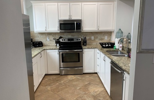 Whitney Beach Condo | Spacious 2Bdrm Longboat Key Condo